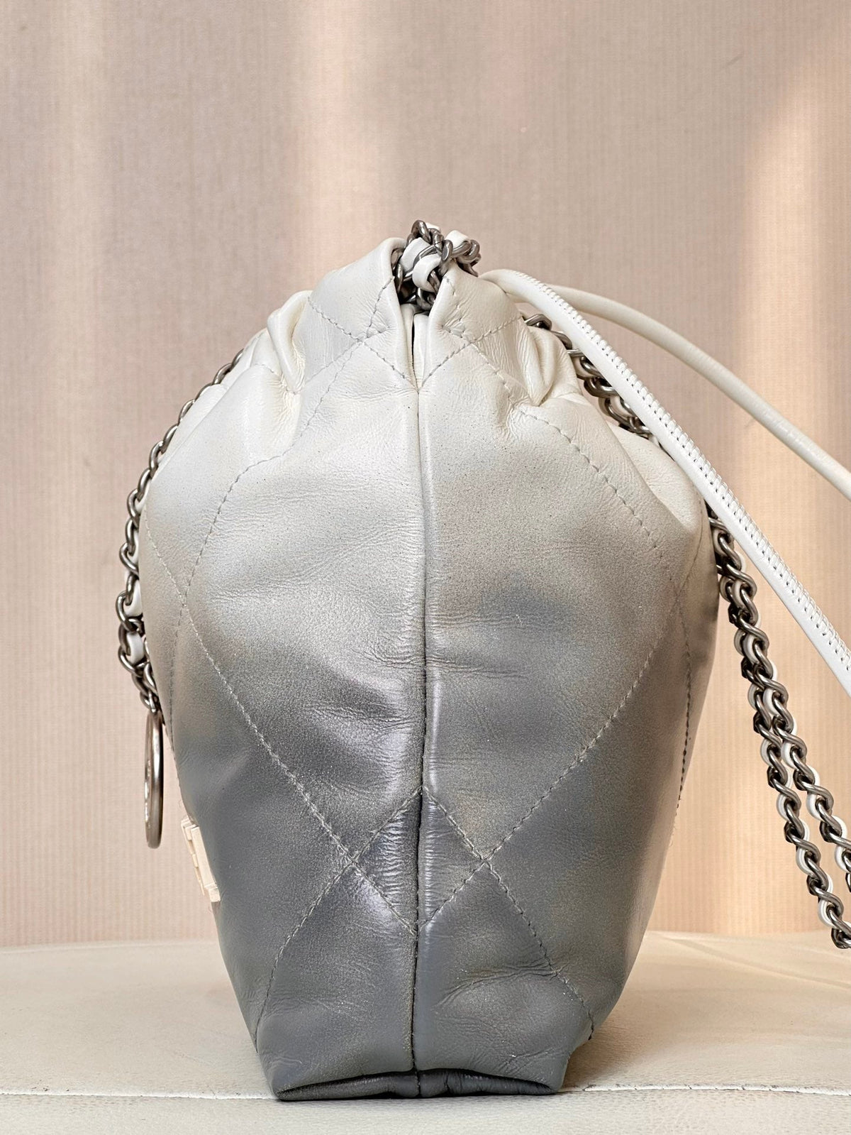 CC HOBO MINI 20CM WHITE GREY LAMBSKIN SILVER HARDWARE