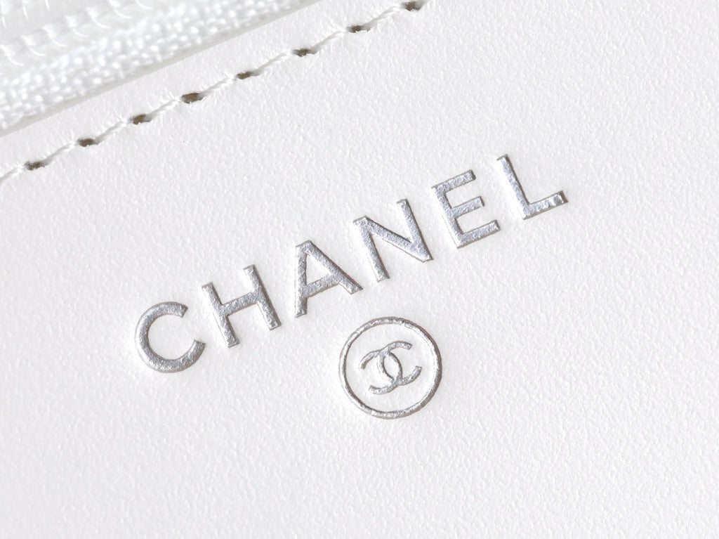 CC WOC 19 WHITE LAMBSKIN SILVER HARDWARE