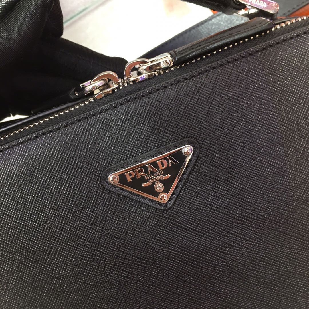 MEDIUM BRIQUE BAG 22 IN BLACK SAFFIANO LEATHER