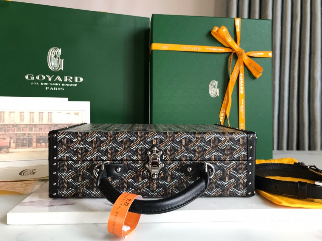 GOY Grand H√¥tel 24.5x7.5x17cm