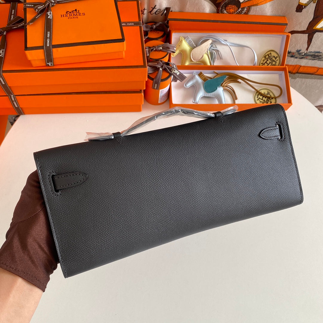 KELLY CUT 31 IN BLACK CALFSKIN WITH SILVER HARDWARE