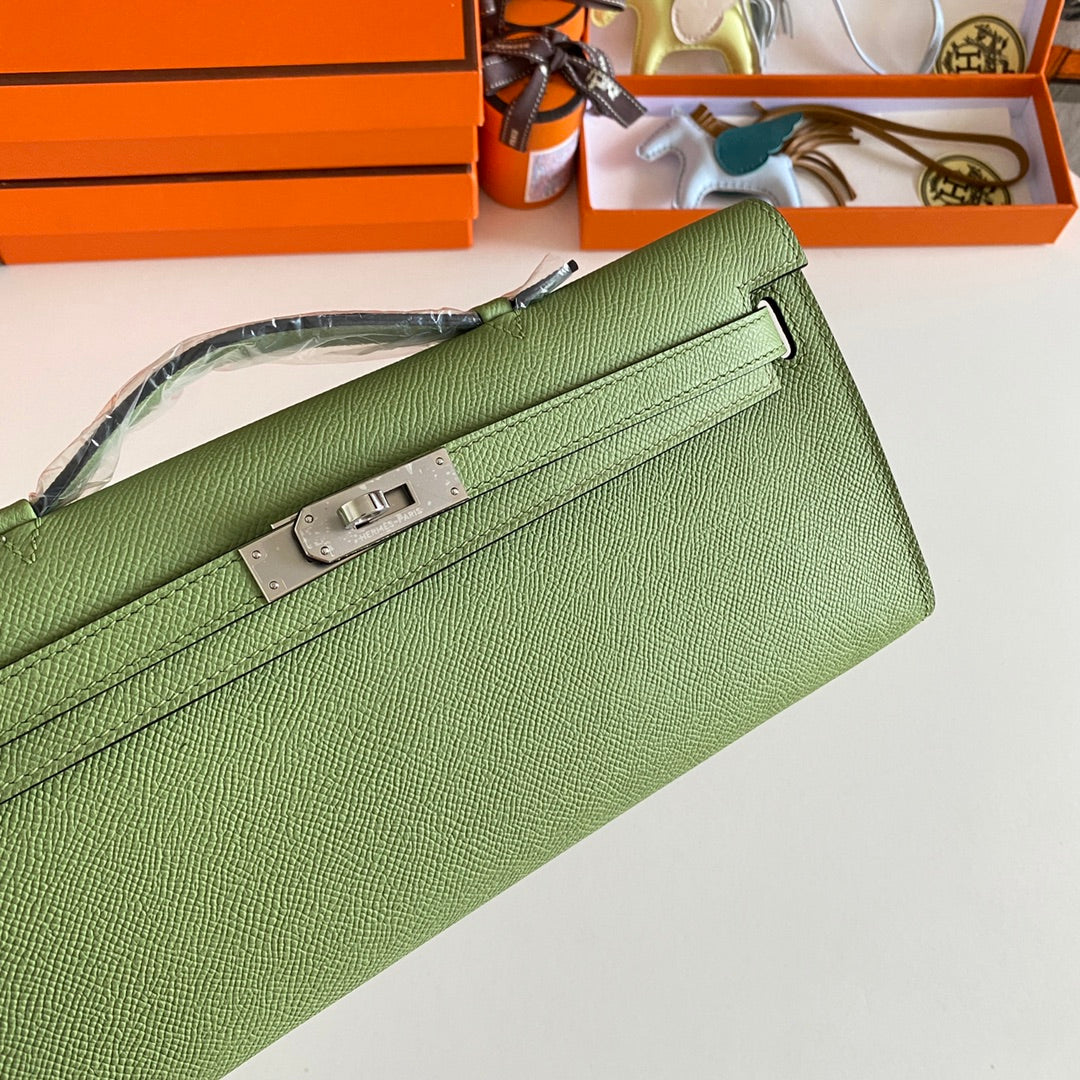 KELLY CUT 31 IN APPLE GREEN CALFSKIN WITH SILVER HARDWARE