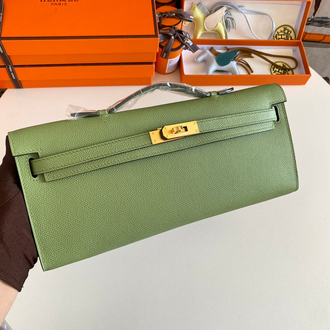 KELLY CUT 31 IN APPLE GREEN CALFSKIN WITH GOLD HARDWARE