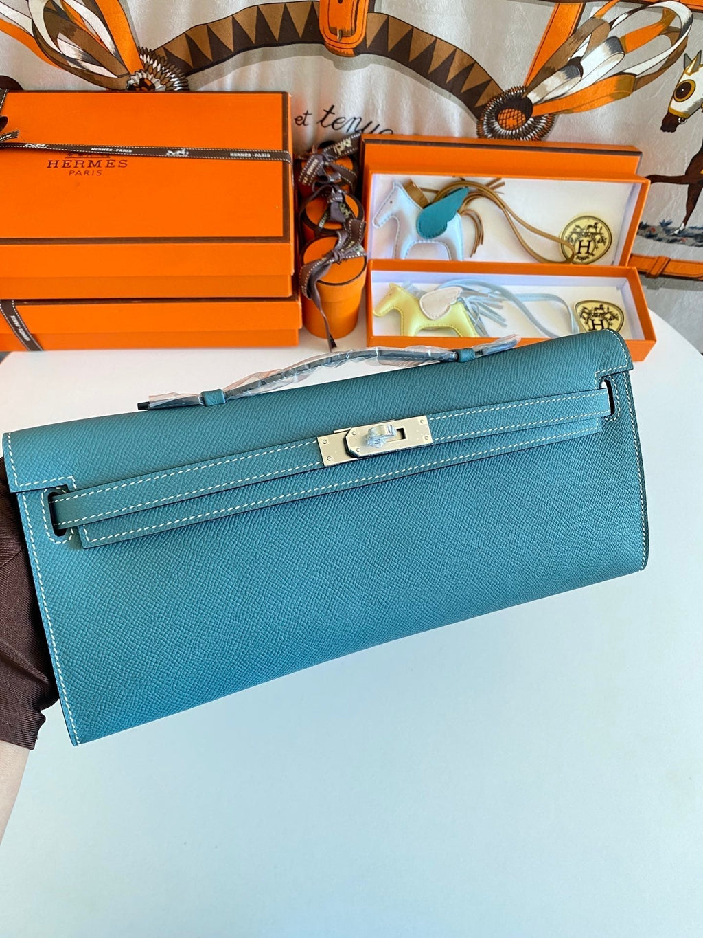 KELLY CUT 31 IN AZURE BLUE CALFSKIN WITH SILVER HARDWARE