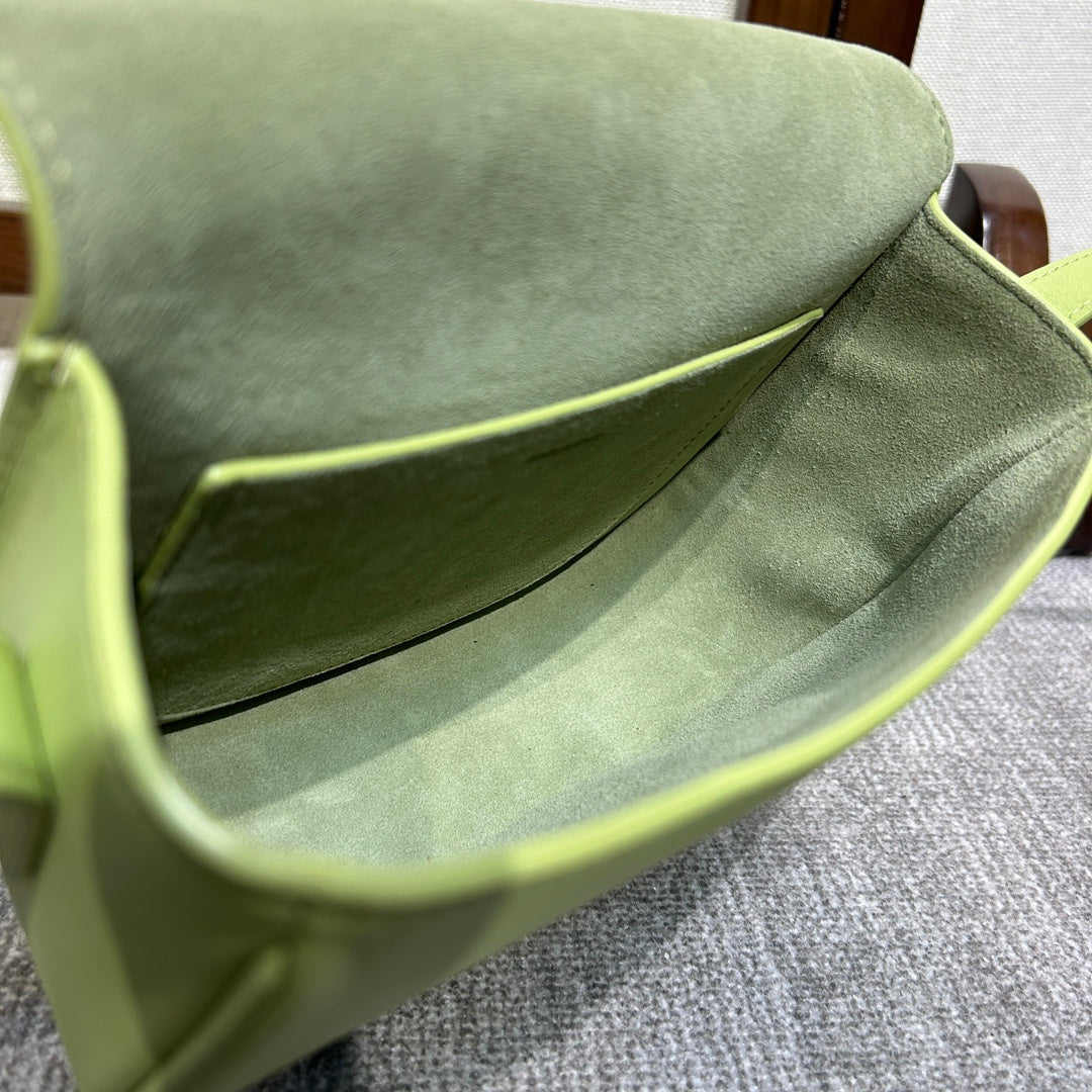 FOLCO CUIR TRIOMPHE 18 IN INCHWORM GREEN CALFSKIN