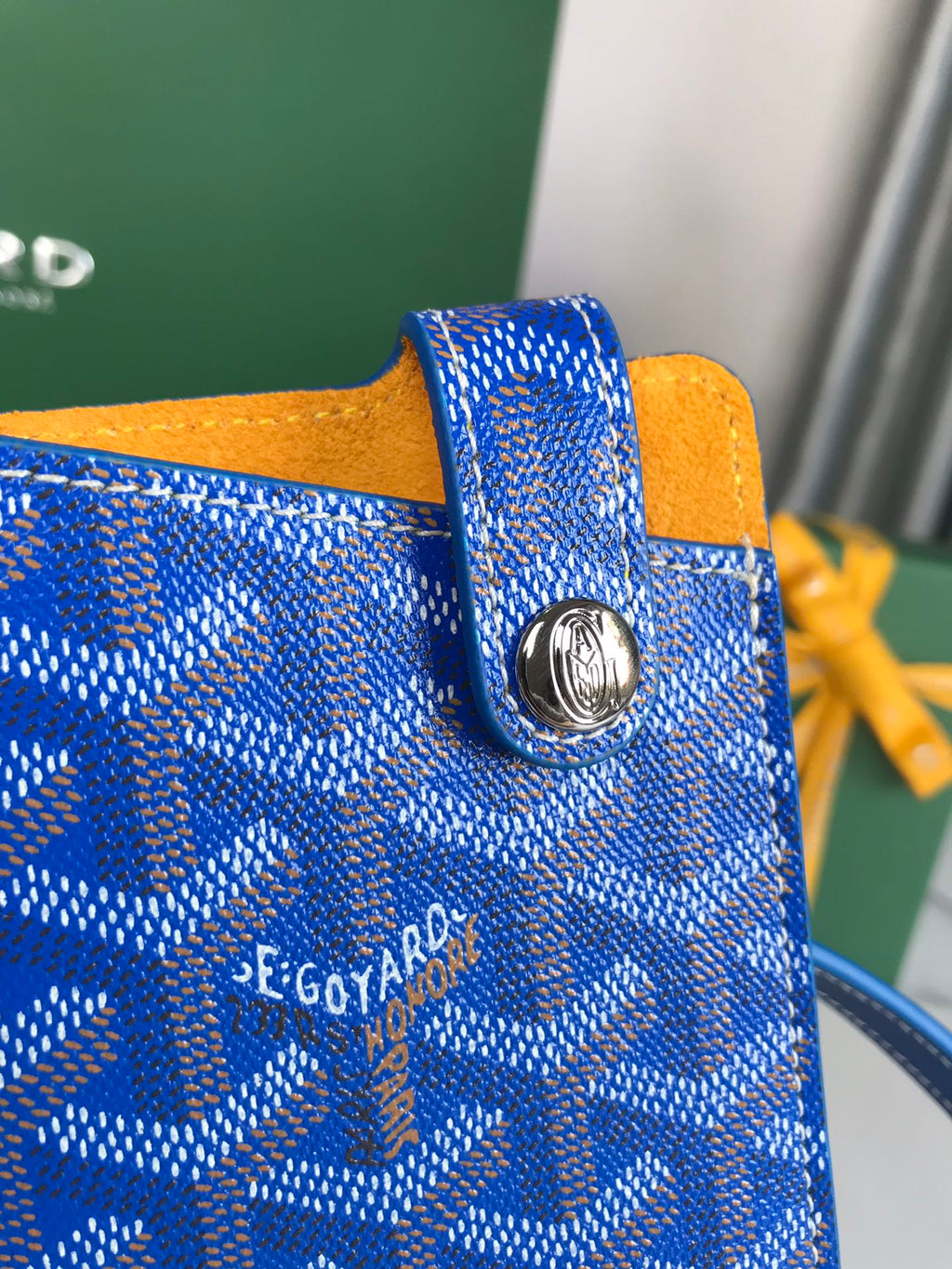 MONTMARTRE GM CASE 18 IN SAPPHIRE BLUE GOYARDINE CANVAS