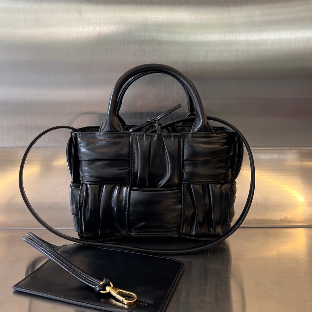 CANDY ARCO TOTE 20 IN BLACK SOFT LAMBSKIN