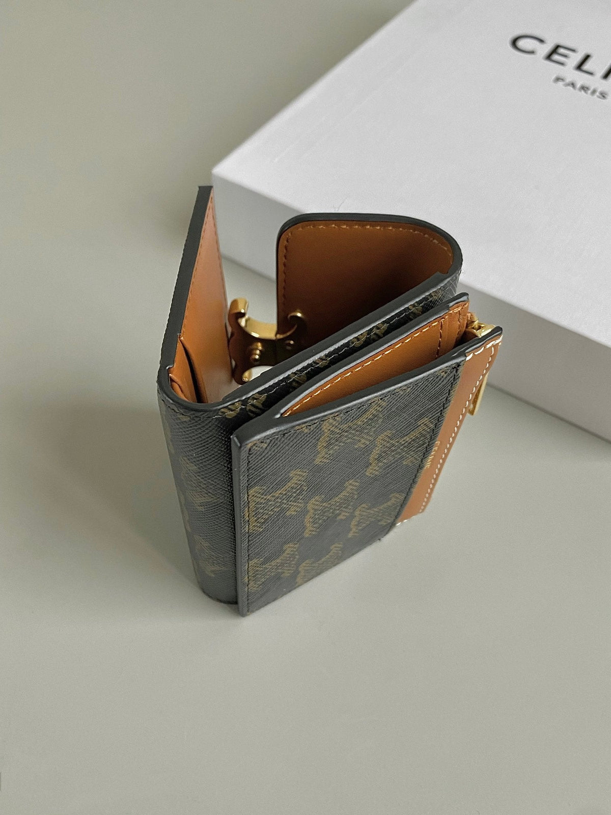 TRIOMPHE 9 WALLET TWO-IN-ONE OLD FLOWER BROWN CALFSKIN