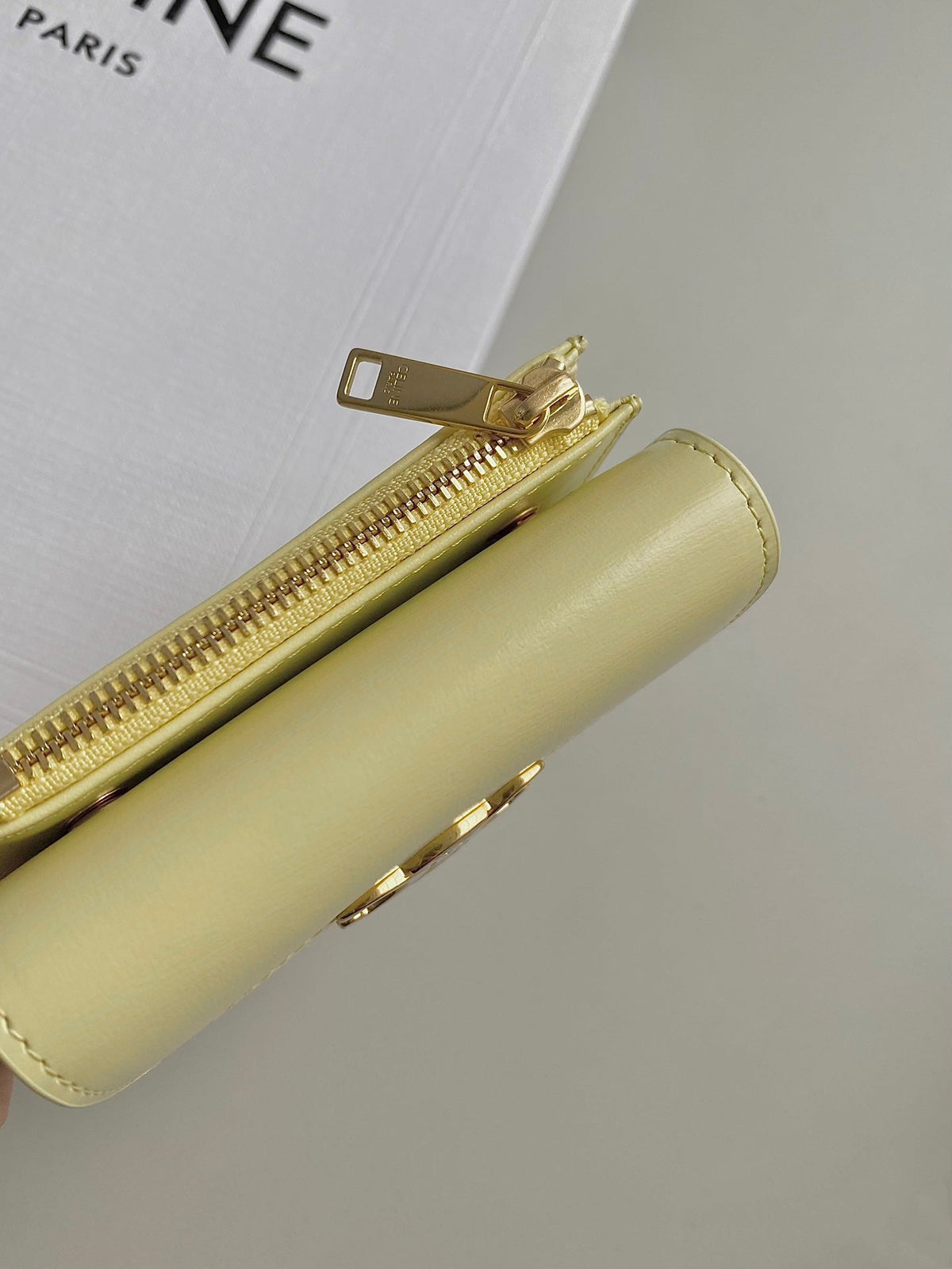 TRIOMPHE 9 WALLET TWO-IN-ONE YELLOW PASTEL CALFSKIN