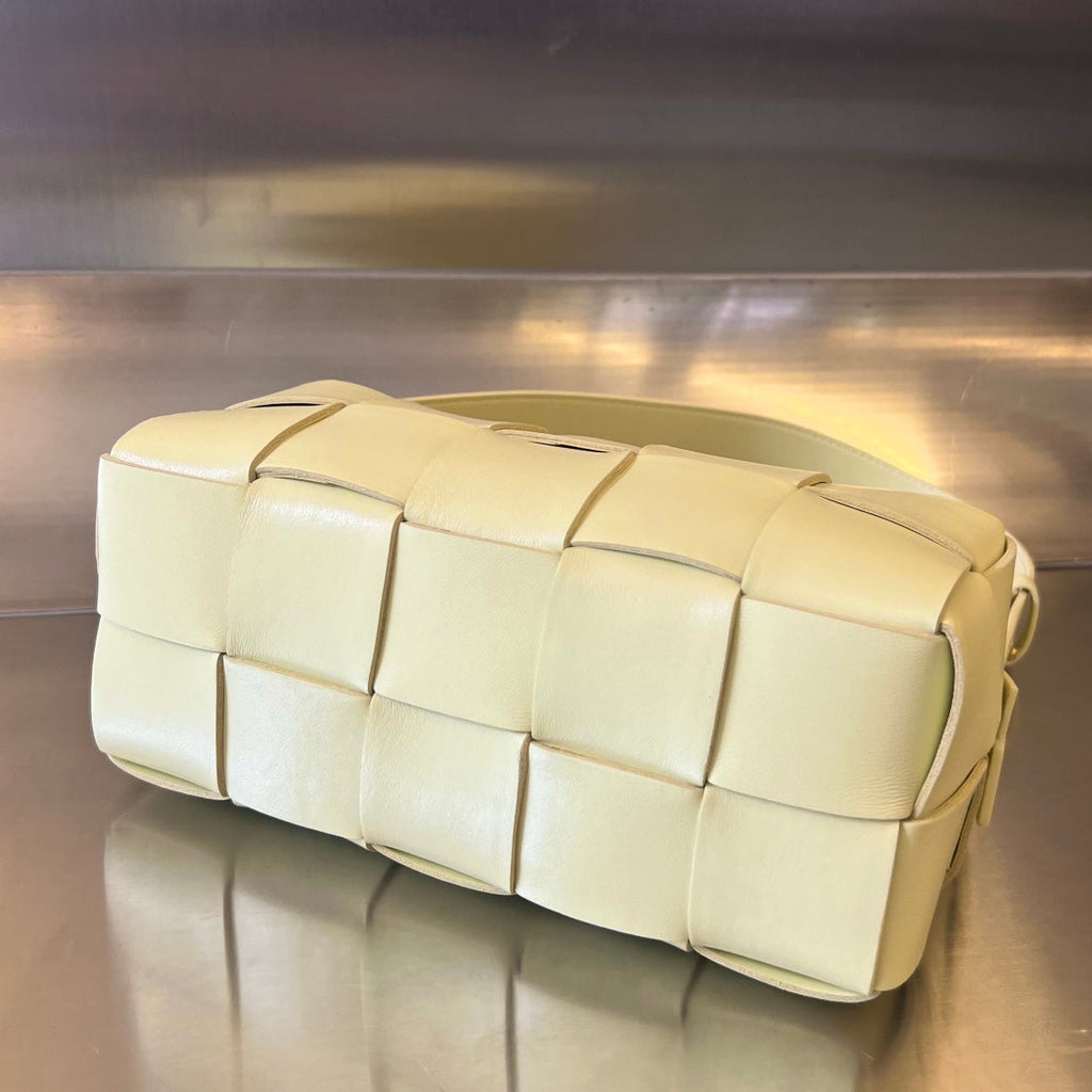 BRICK CASSETTE 28 IN PASTEL YELLOW CALFSKIN