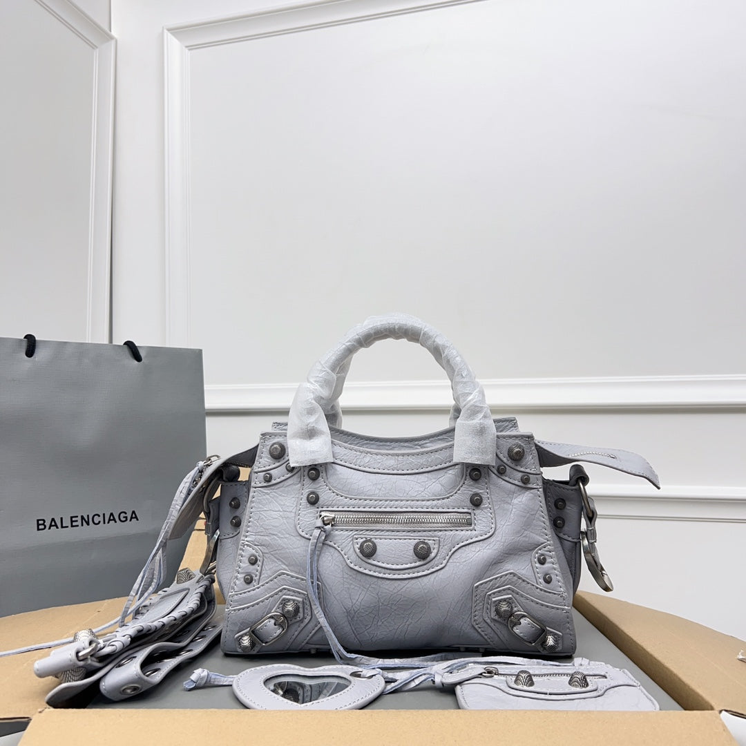 NEO CAGOLE 26 IN GREY LAMBSKIN