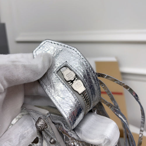 NEO CAGOLE 26 IN SILVER METALLIC LAMBSKIN