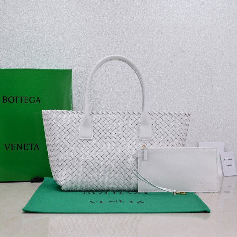 Large Cabat 45cm White Lambskin Ghw