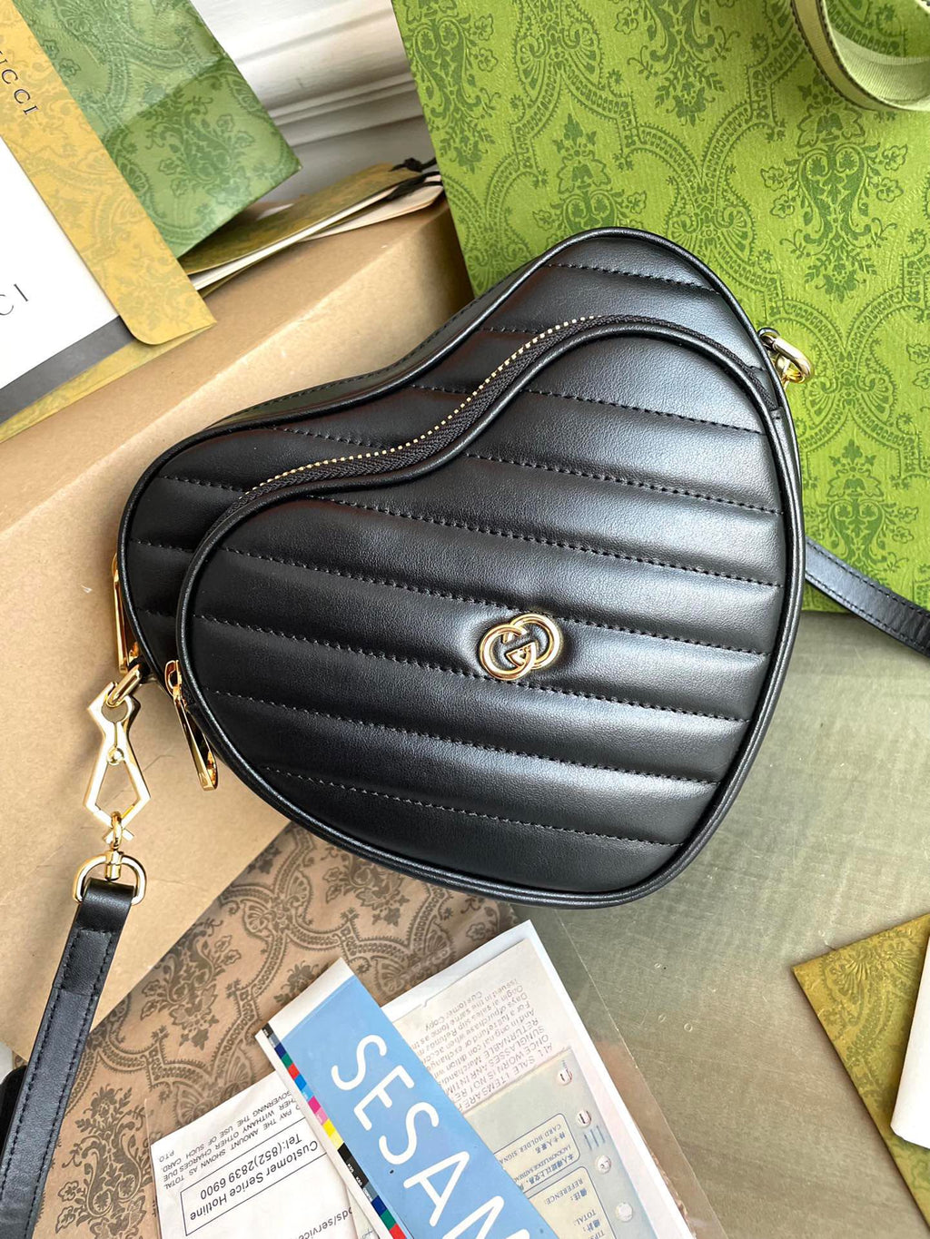 MARMONT HEART BAG 20 IN BLACK CALFSKIN GOLD HARDWARE