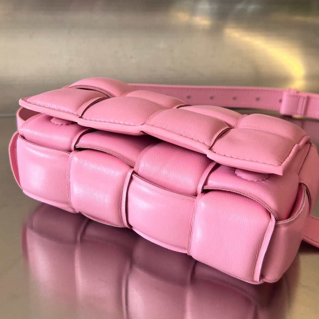 MINI CASSETTE 18 IN LIGHT PINK LAMBSKIN