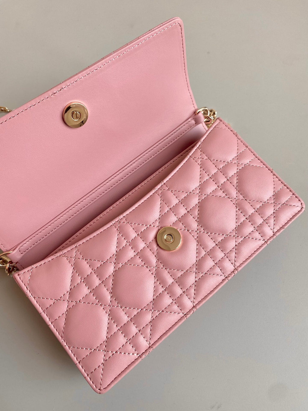 LADY 21 CHAIN BAG IN HOT PINK LAMBSKIN