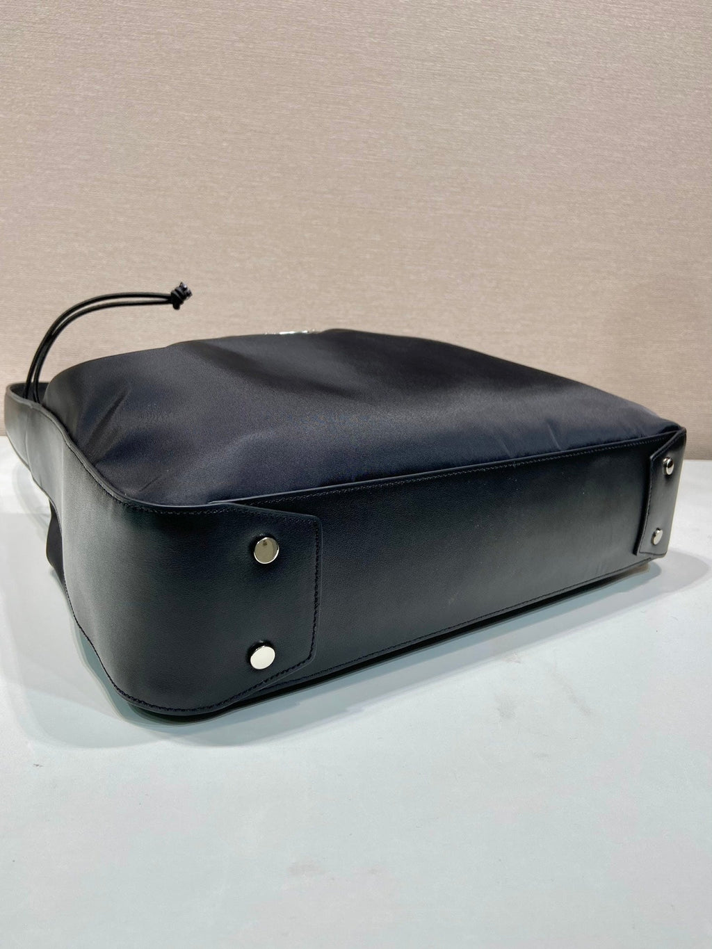 LARGE DRAWSTRING BAG 37 IN BLACK RE-NYLON