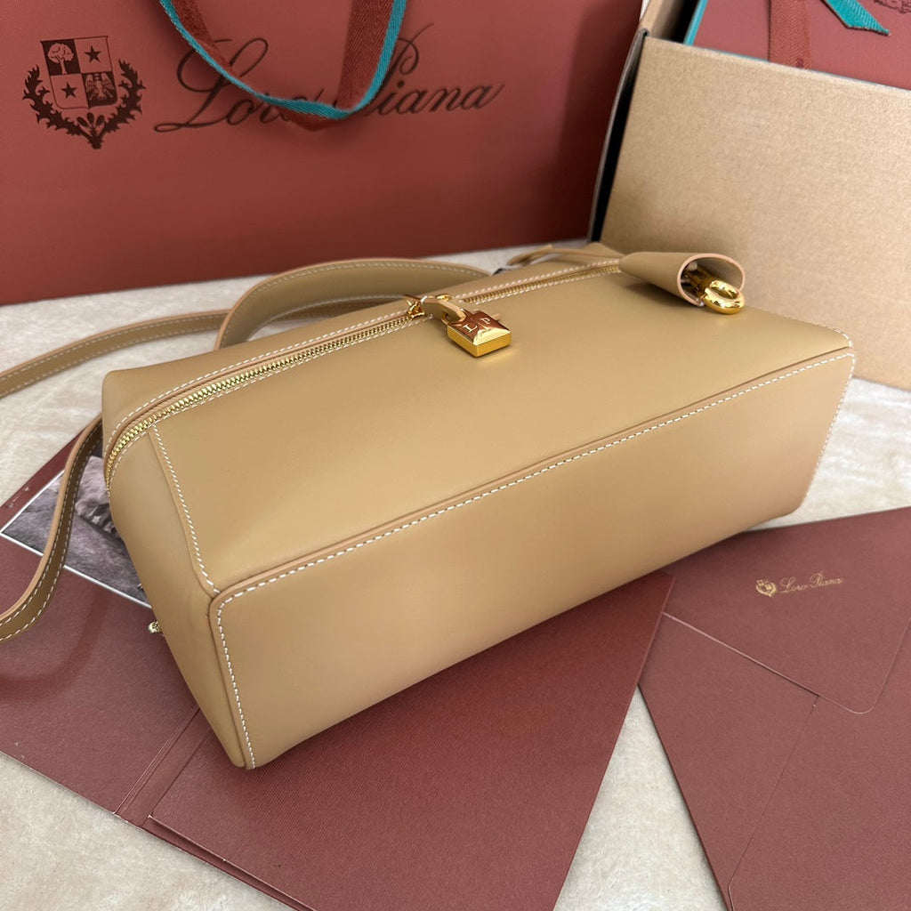 EXTRA BAG L27 IN PEANUT BROWN SMOOTH CALFSKIN WITH GOLD HARDWARE