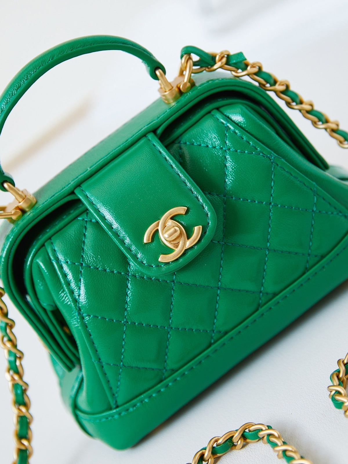 MINI TOP HANDLE BAG 13 IN GREEN OIL-WAX LAMBSKIN GOLD HARDWARE