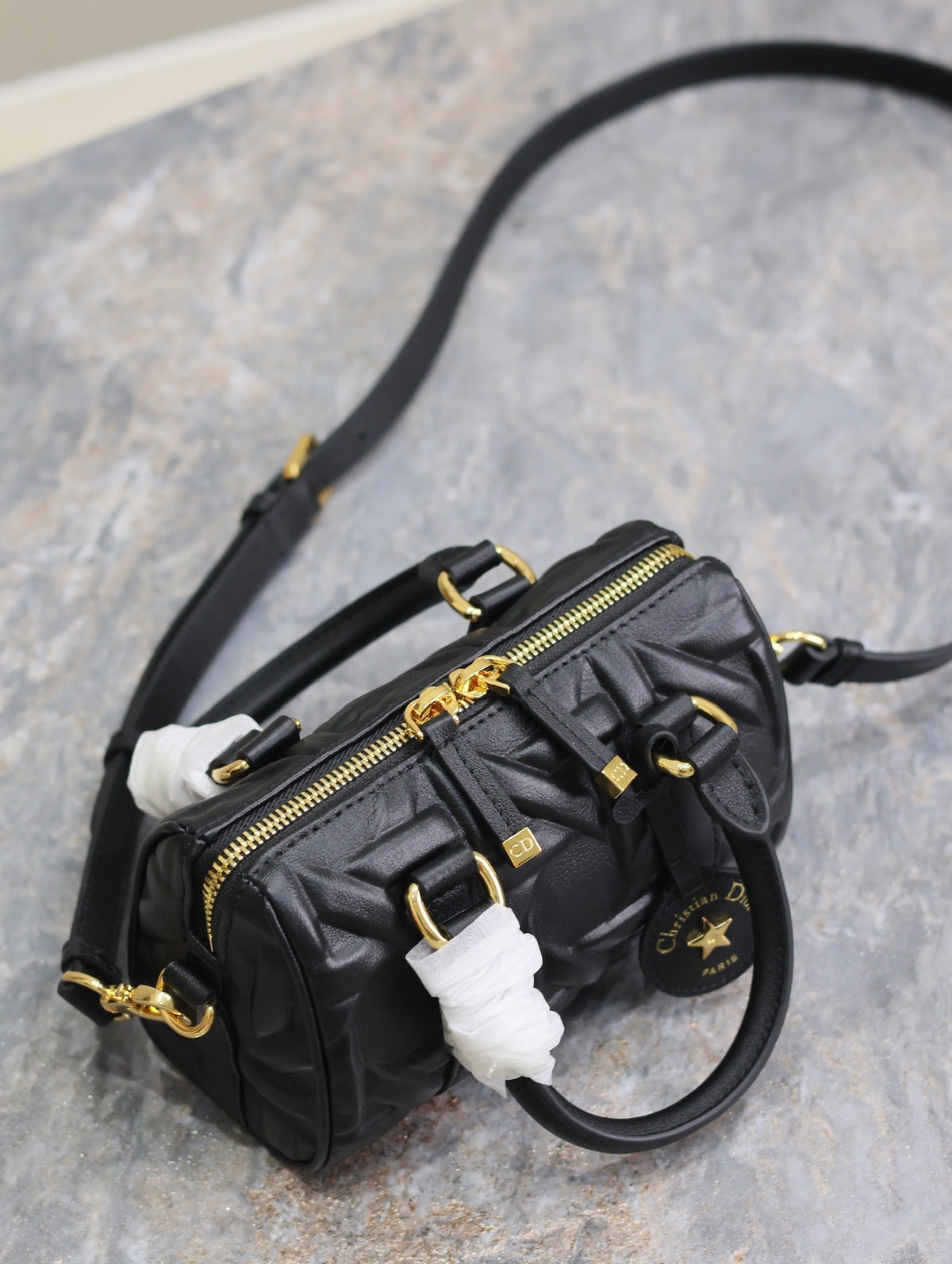 MINI GROOVE BAG 16 IN BLACK MACROCANNAGE CALFSKIN WITH GOLD HARDWARE