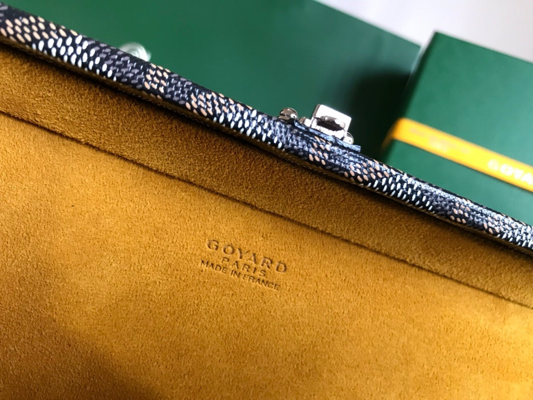 GOY Grand H√¥tel 24.5x7.5x17cm