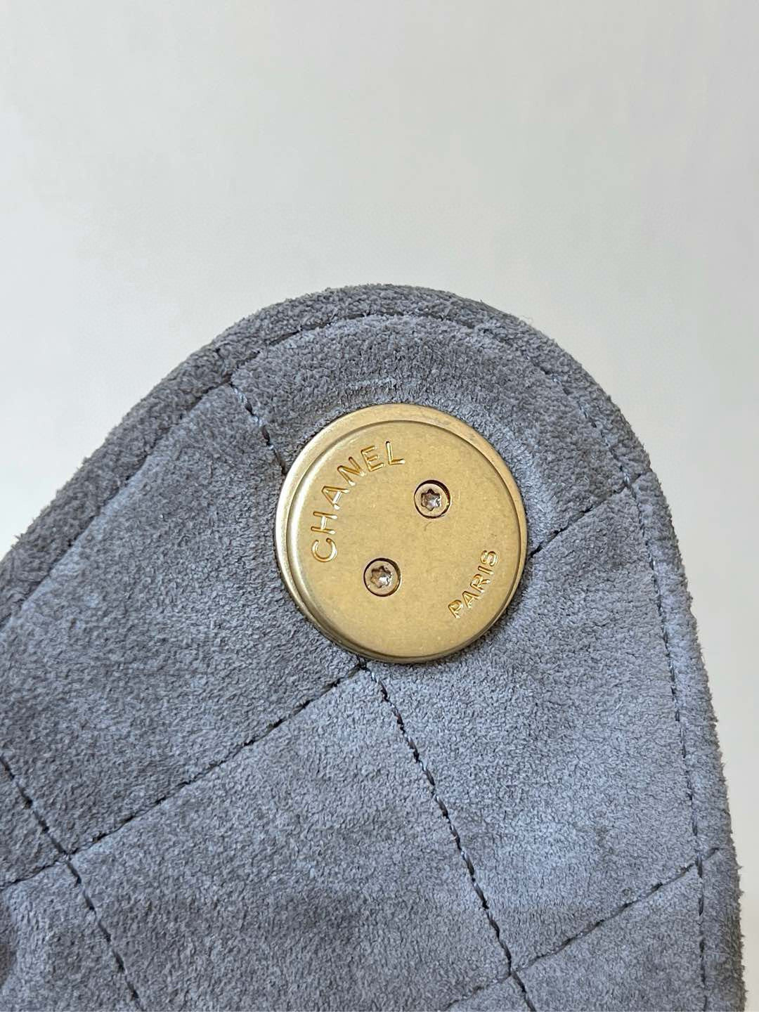 CC 25 HANDBAG IN GREY 30 SUEDE GOLD HARDWARE
