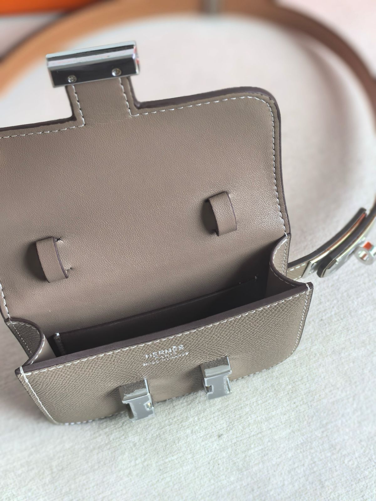 HERM Constance Slim Wallet in Taupe Epsom Calfskin