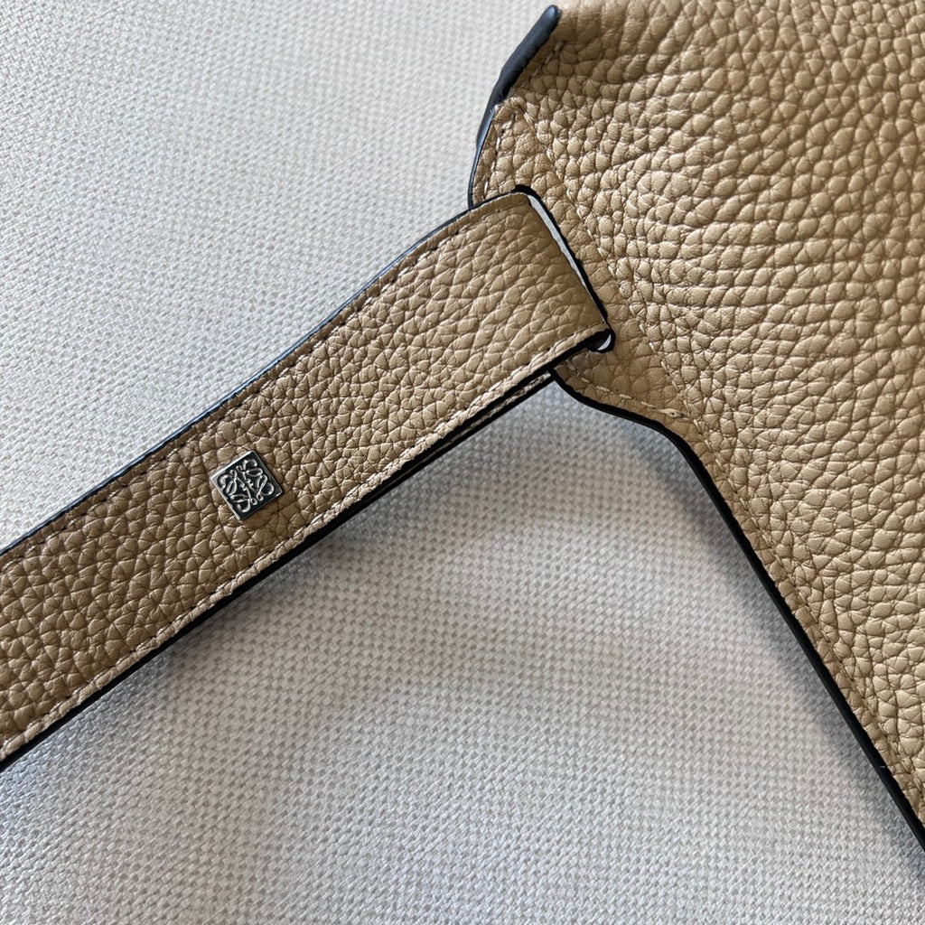 LO Sling Bag