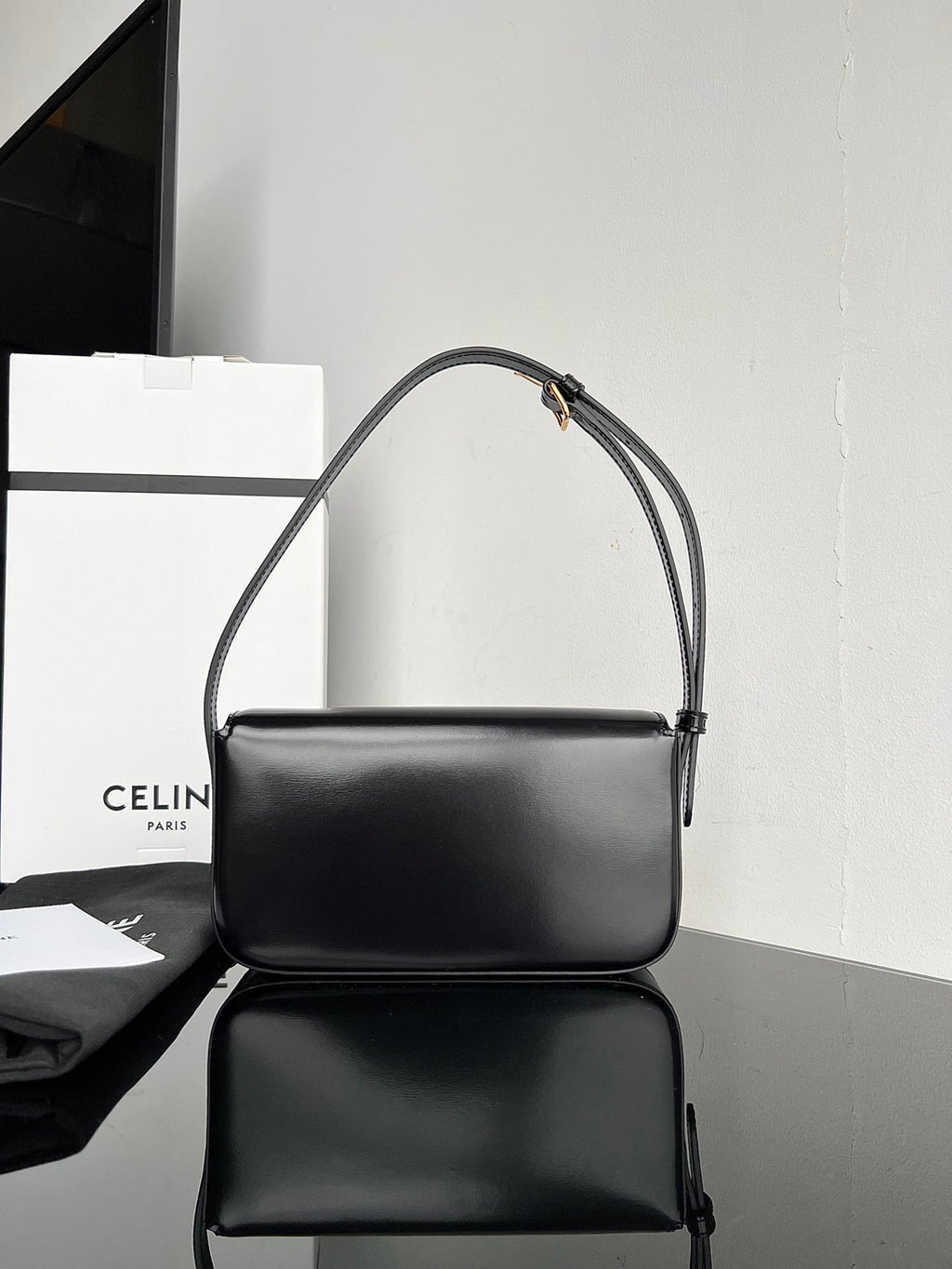 CEL Triomphe Hobo