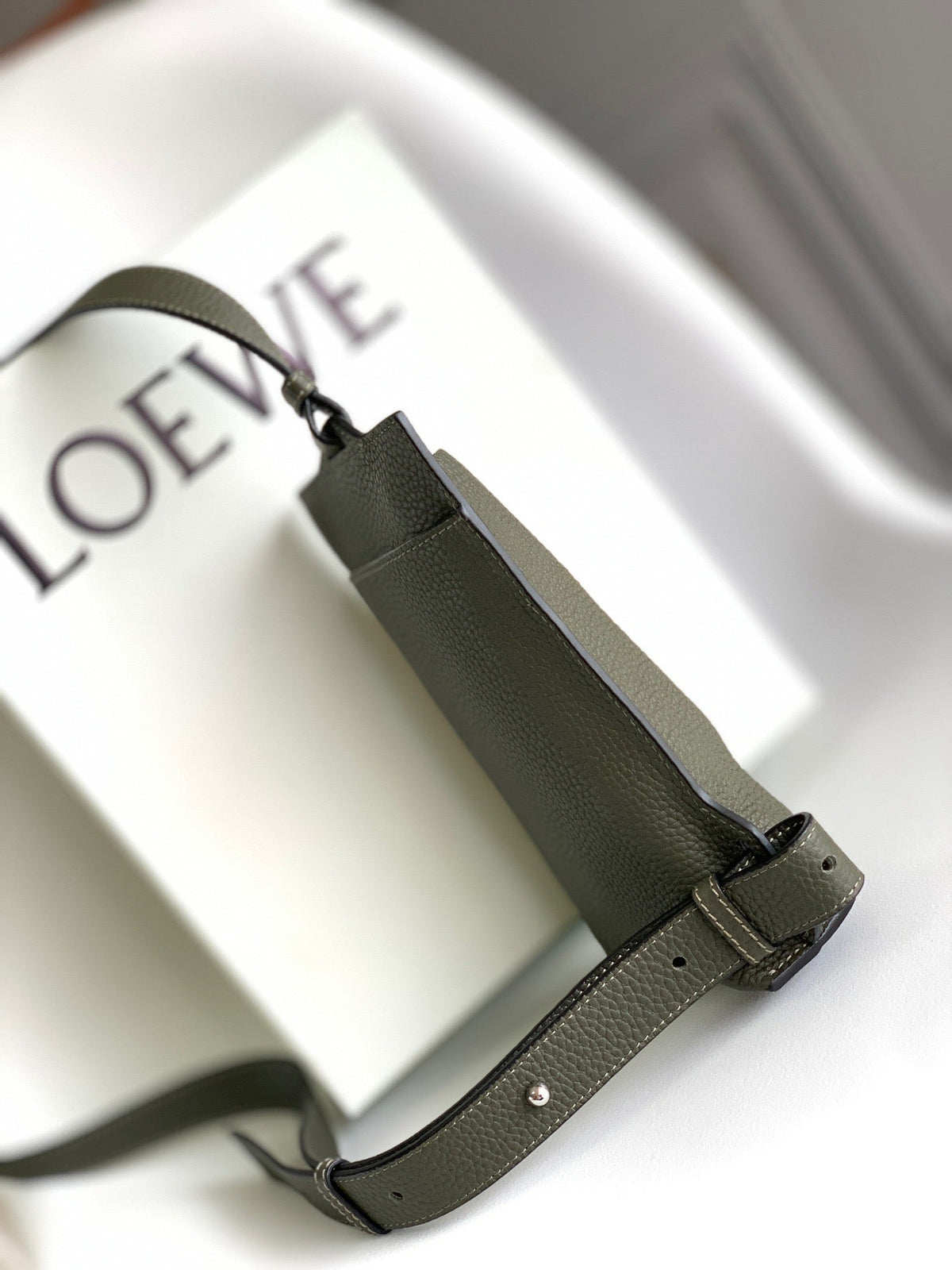 LO Sling Bag