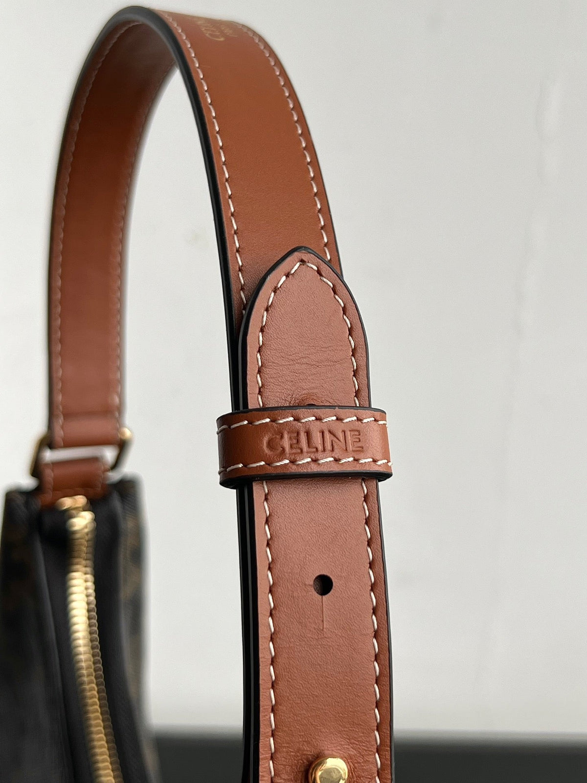 CEL Triomphe Hobo