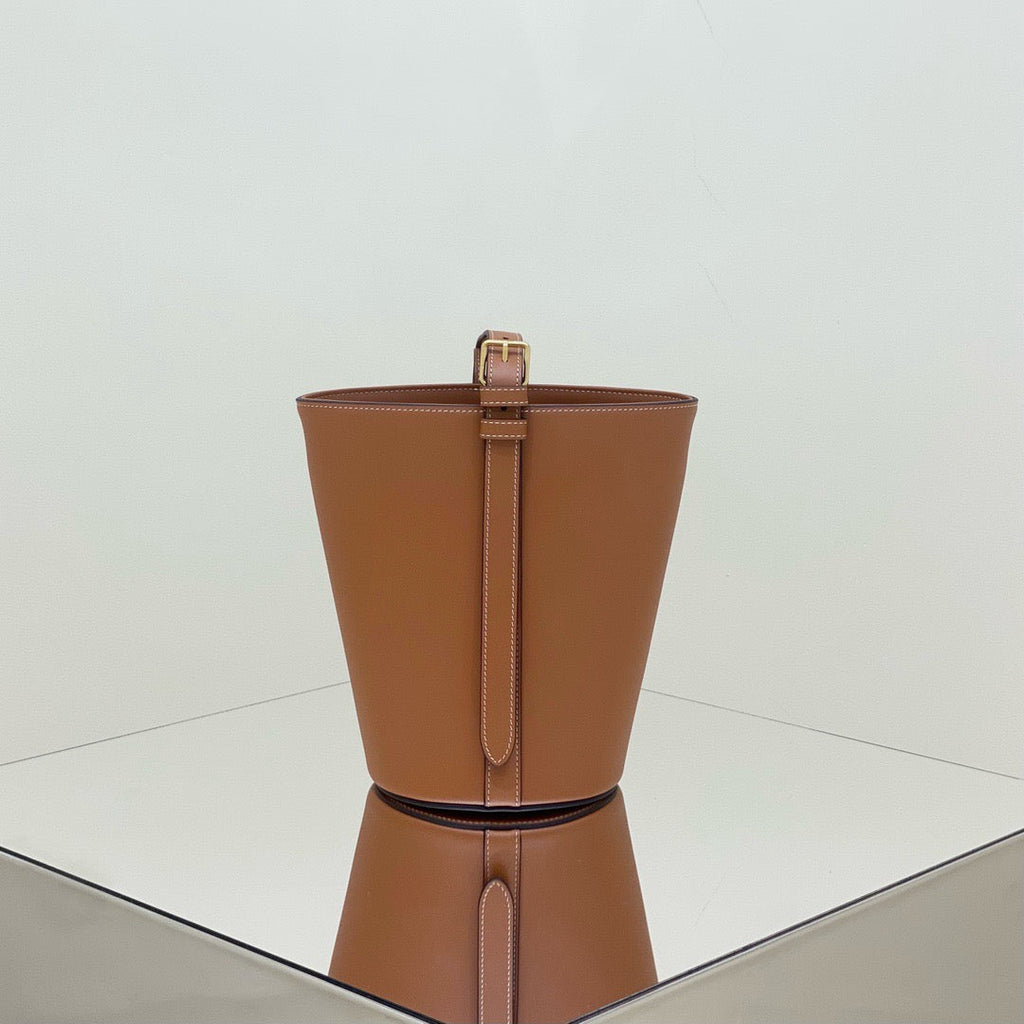 CEL Triomphe Bucket