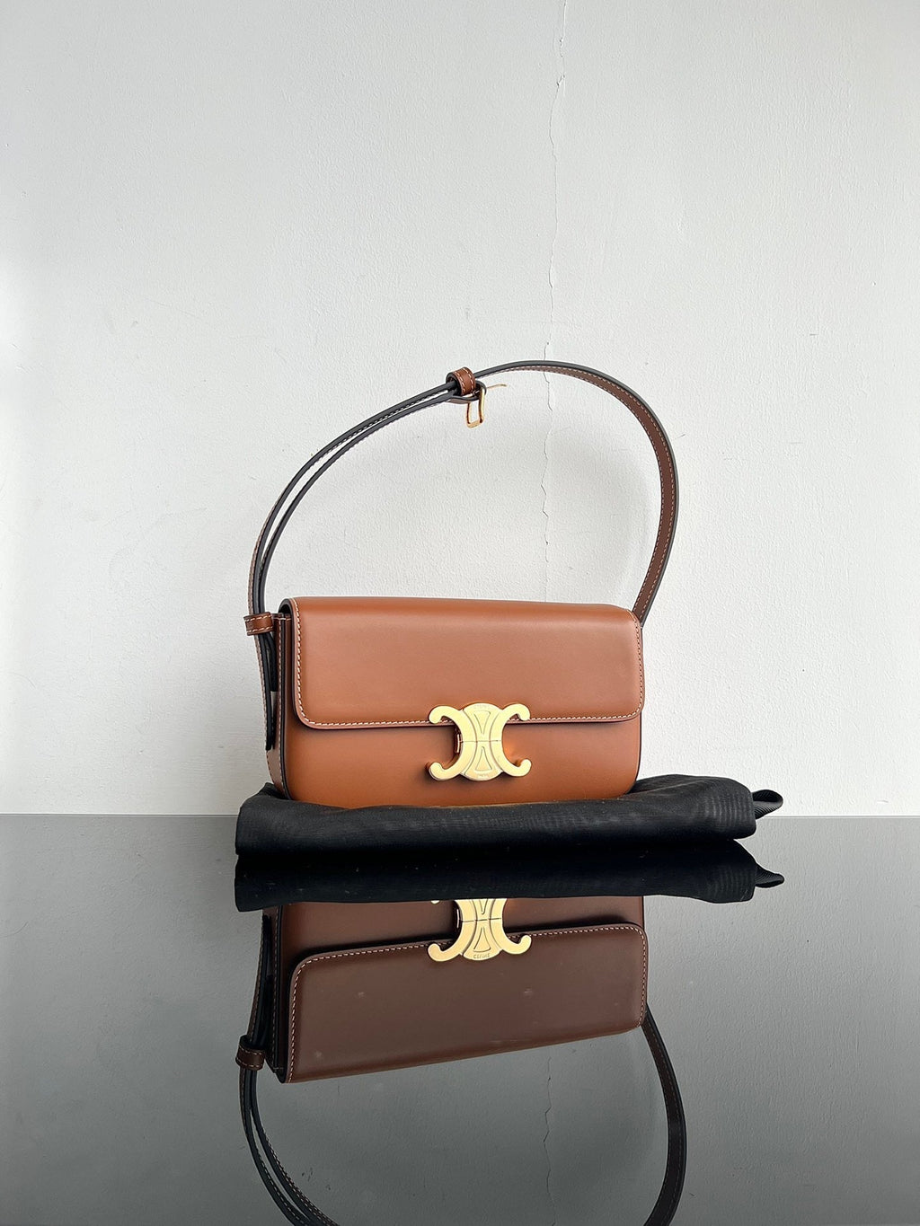 CEL Triomphe Hobo