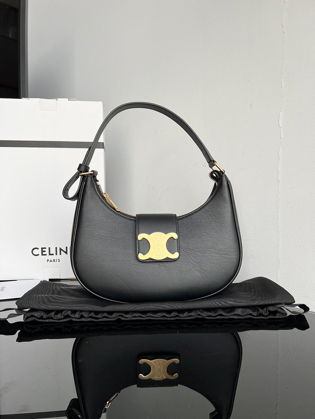 CEL Triomphe Hobo