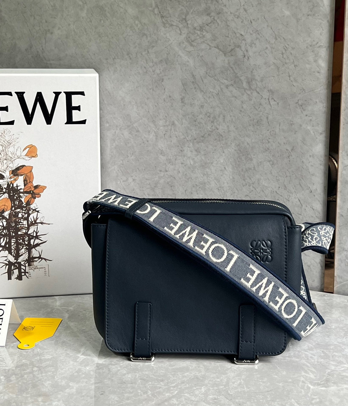 LO Messenger Bag