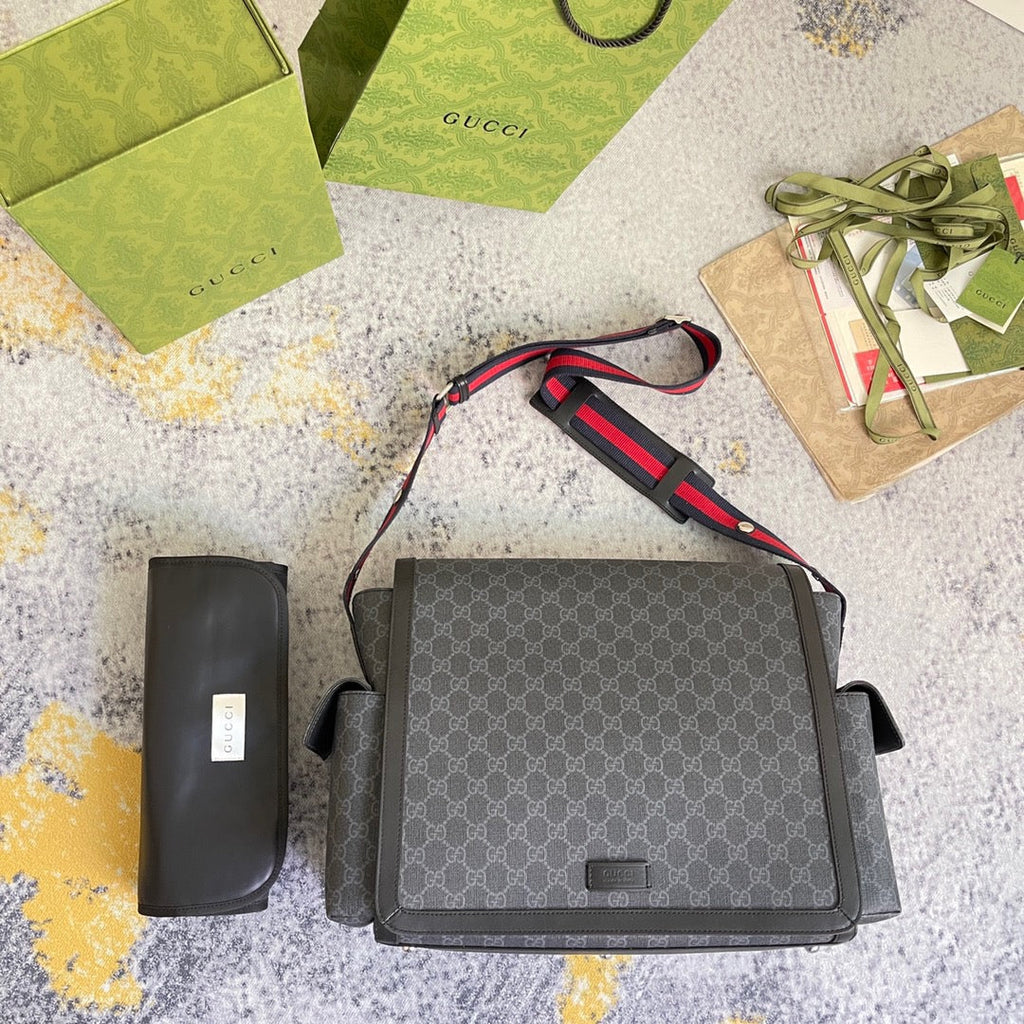 GUC Messenger Bag