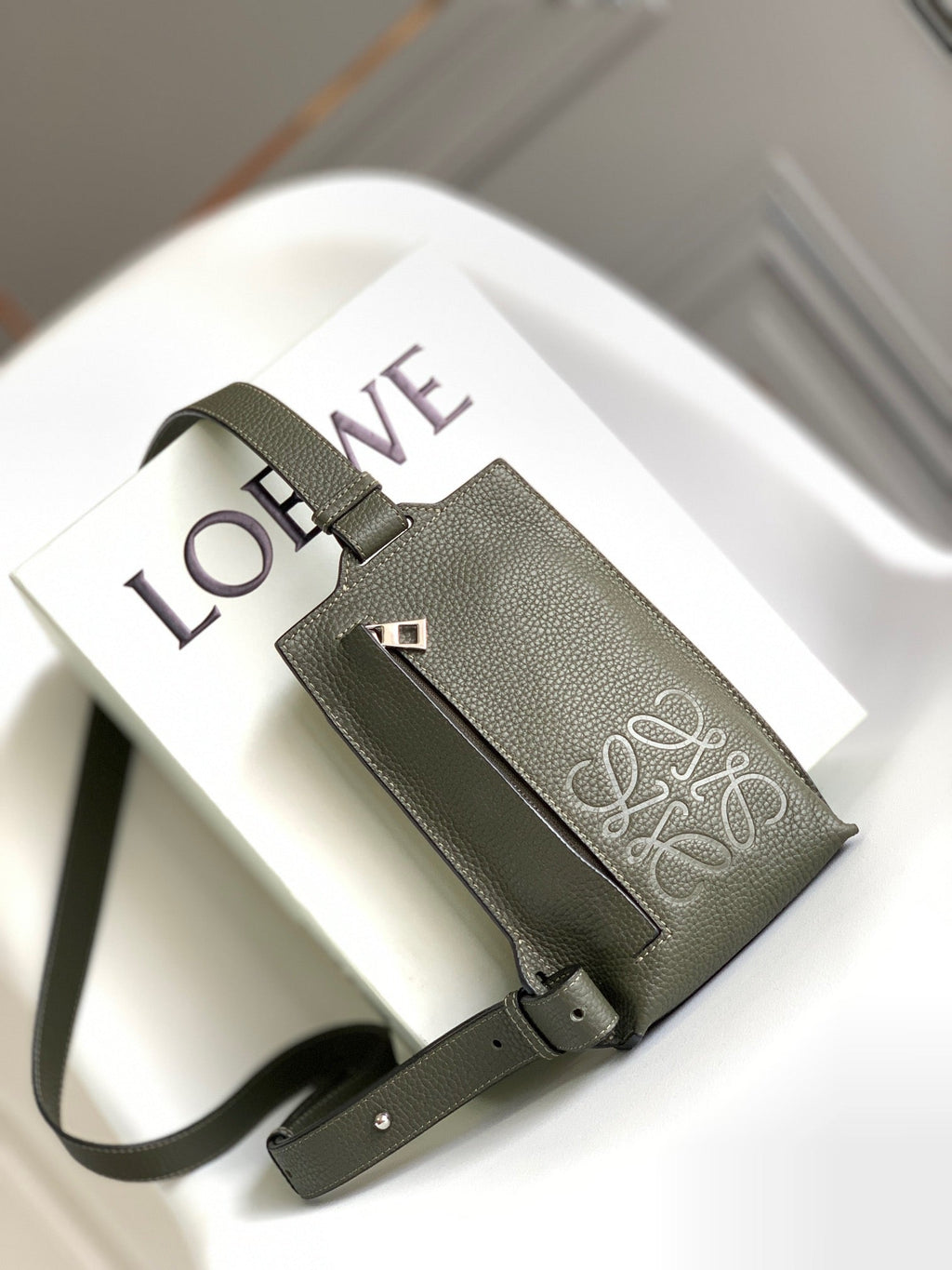 LO Sling Bag