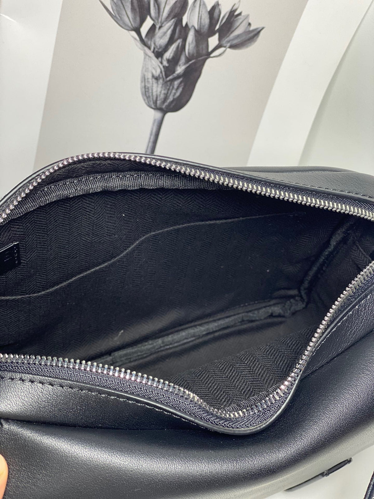 LO Messenger Bag