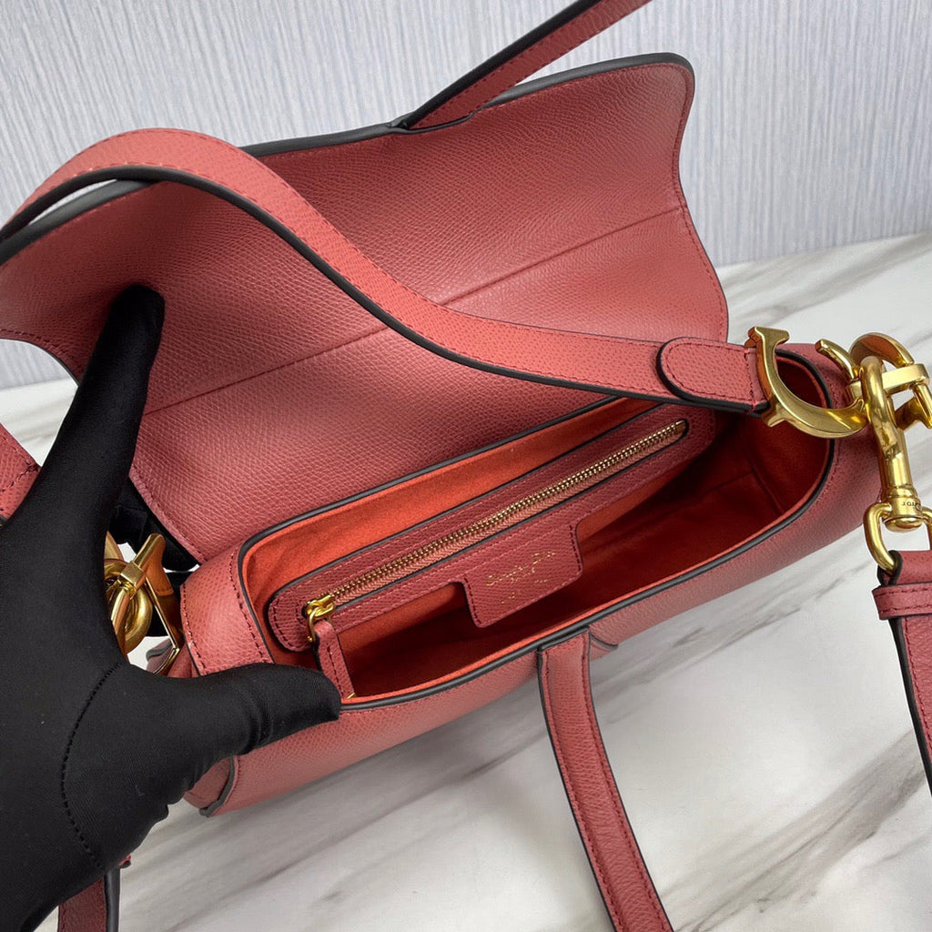 DIO Saddle