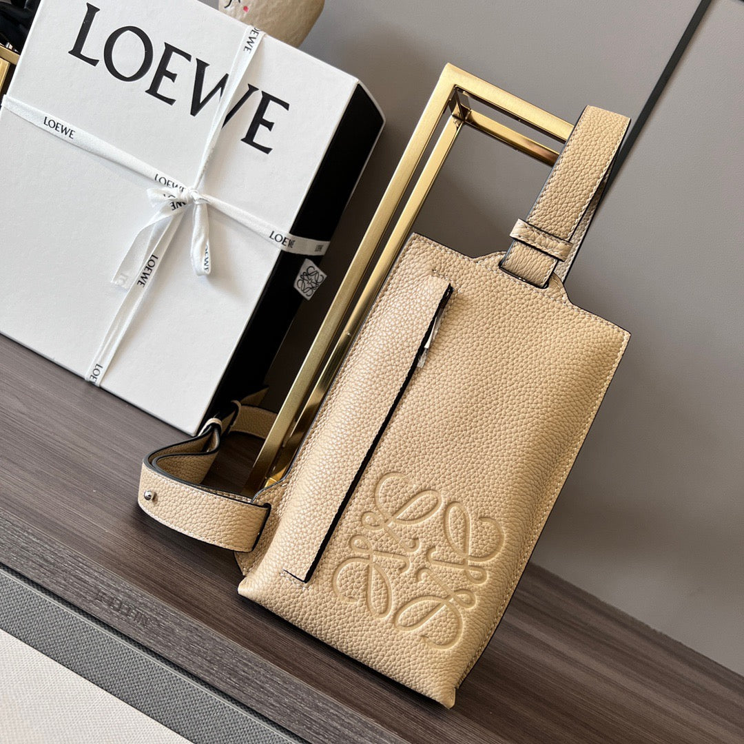 LO Sling Bag