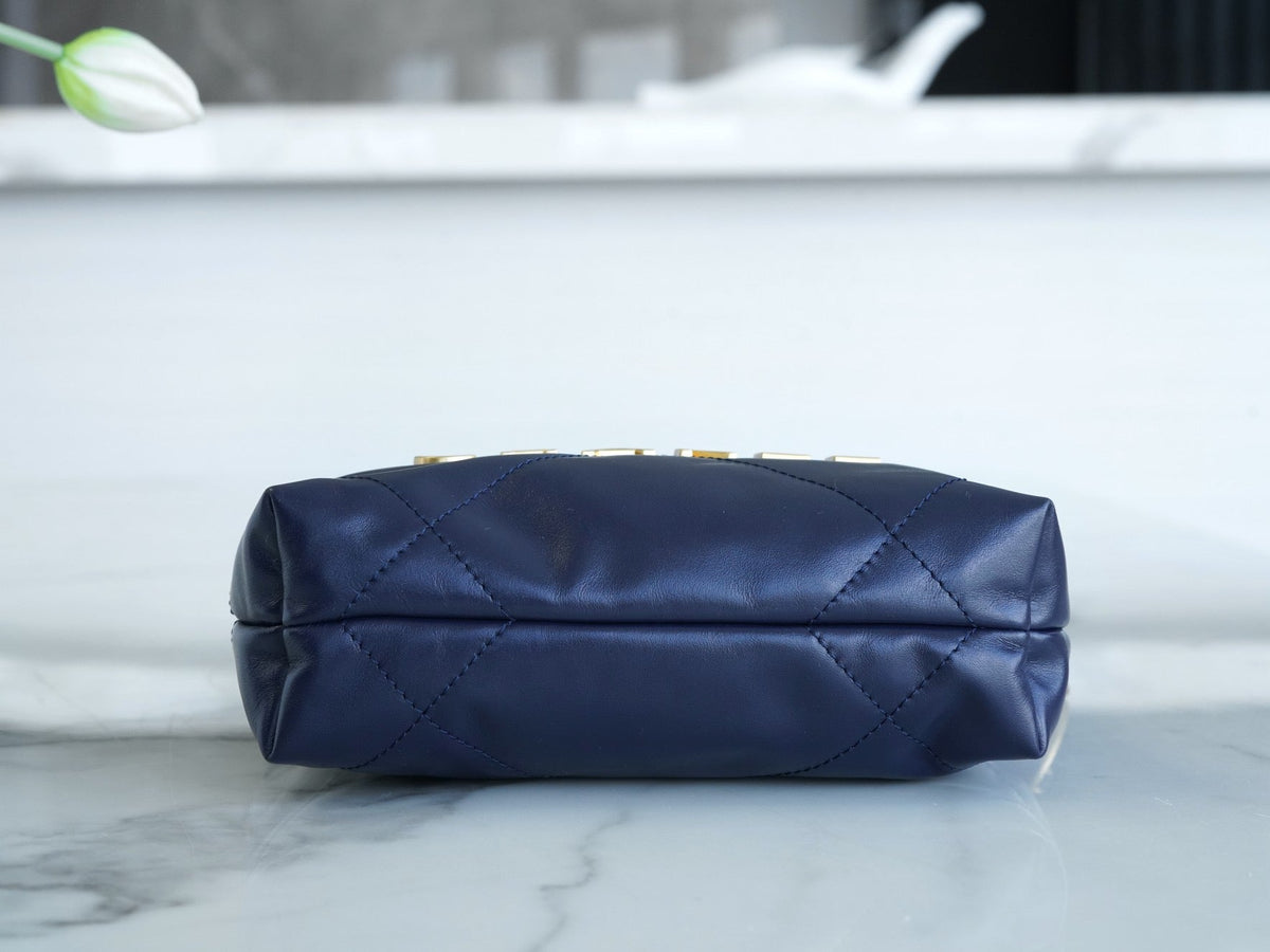 CHA 22 Mini Bag