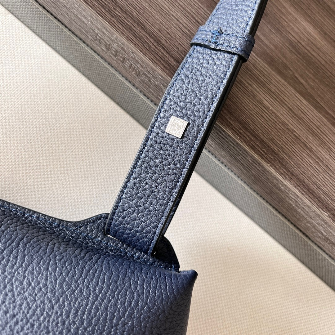 LO Sling Bag