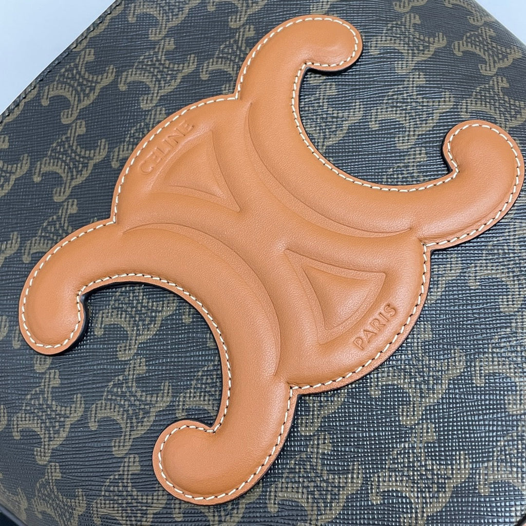 CEL Triomphe Bucket