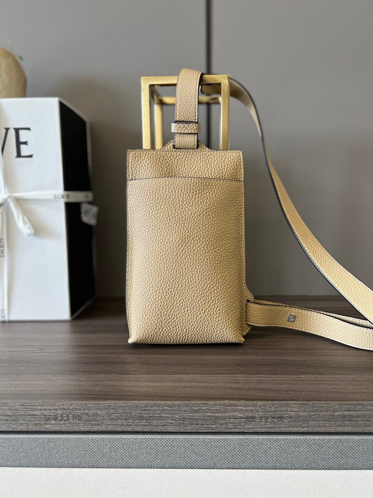 LO Sling Bag