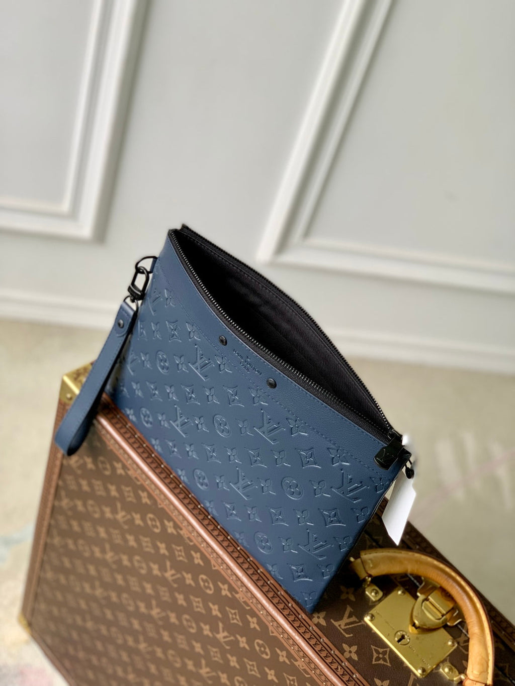 POCHETTE TOGO 30 IN DARK BLUE MONOGRAM ECLIPSE CALFSKIN EMBOSSED LOGO