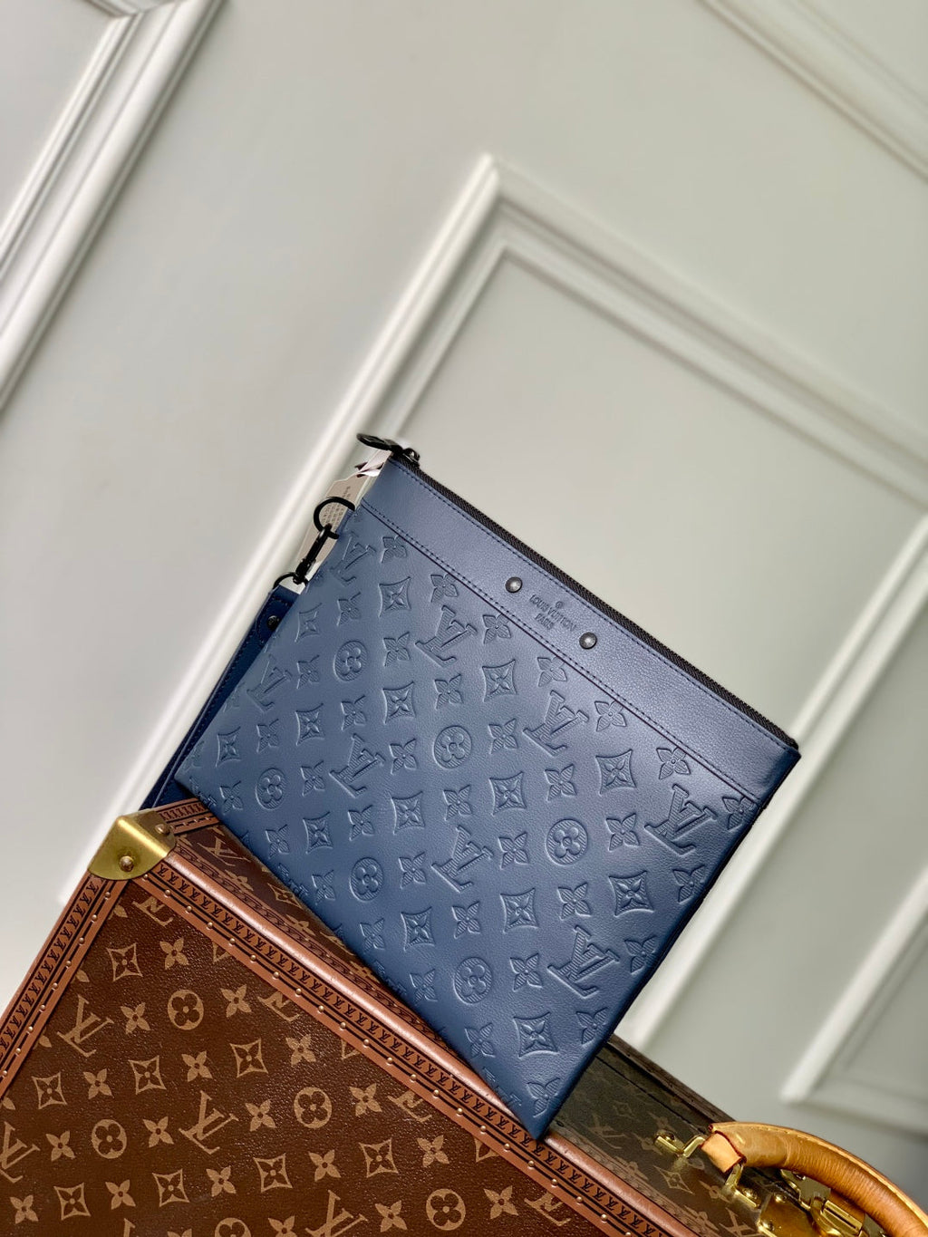 POCHETTE TOGO 30 IN DARK BLUE MONOGRAM ECLIPSE CALFSKIN EMBOSSED LOGO
