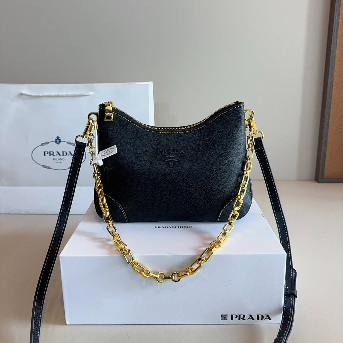 HOBO BAG 25 IN BLACK SHINY SAFFIANO LEATHER GOLD HARDWARE