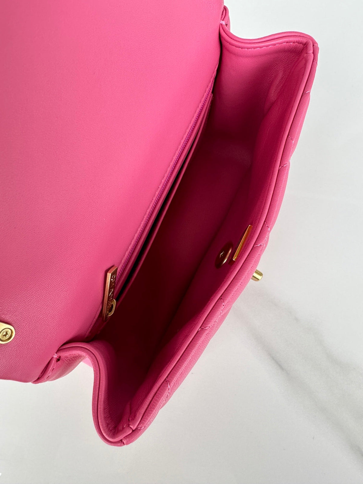 CC SMALL 20 FLAP BAG IN DEEP PINK CALFSKIN