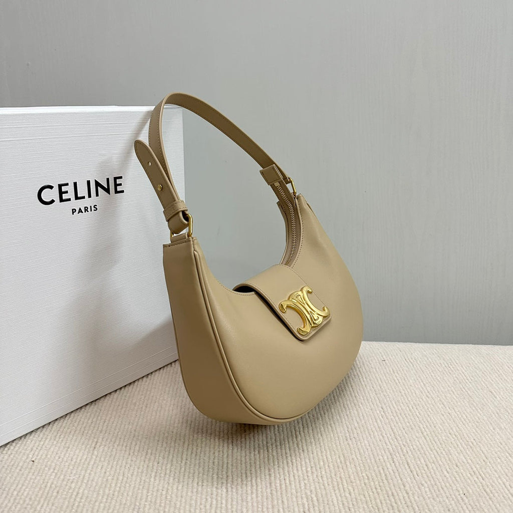 MEDIUM AVA BAG 23 IN DOMINO SMOOTH CALFSKIN GOLD LOGO