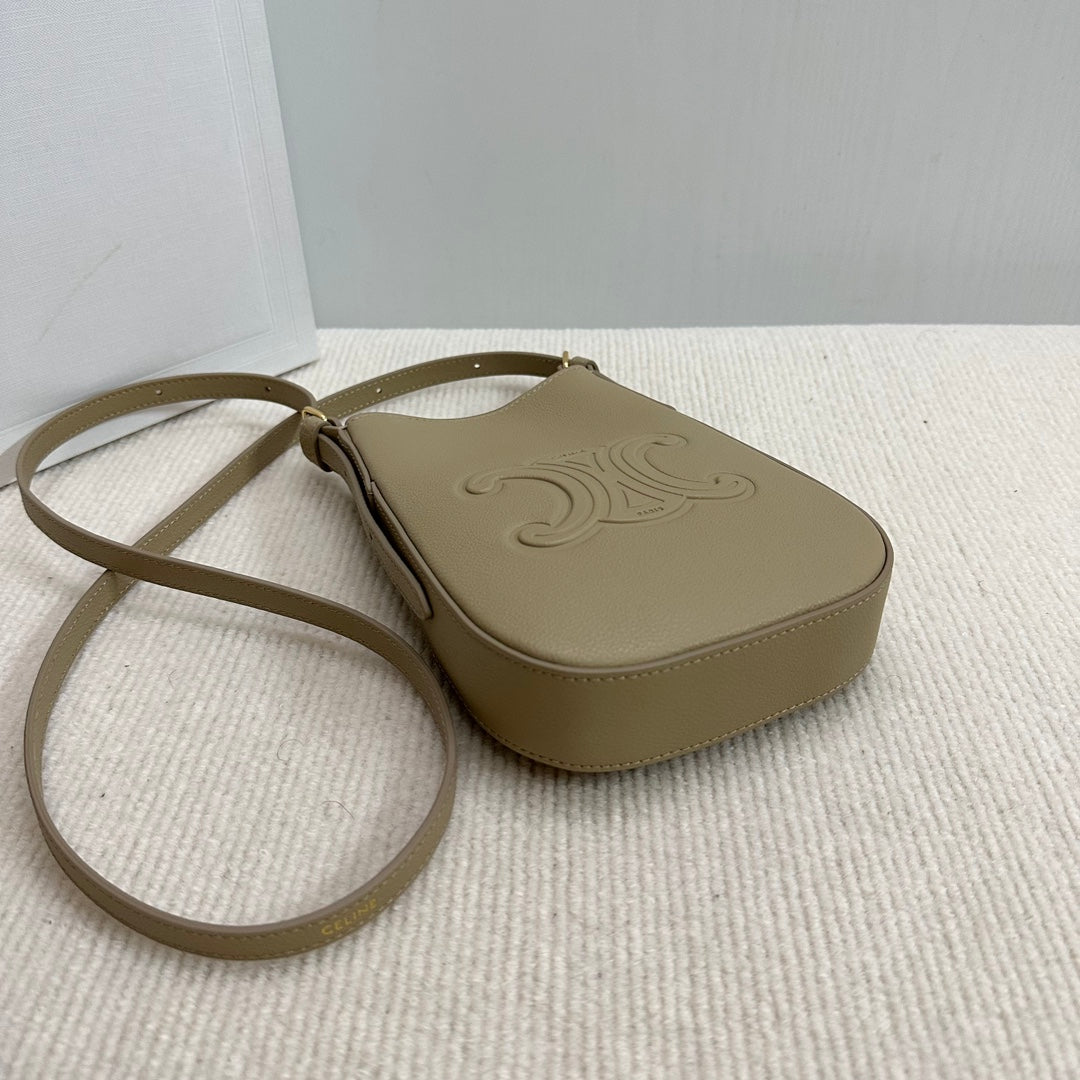 PHONE POUCH HELOISE 19 IN DONKEY BROWN SUPPLE CALFSKIN
